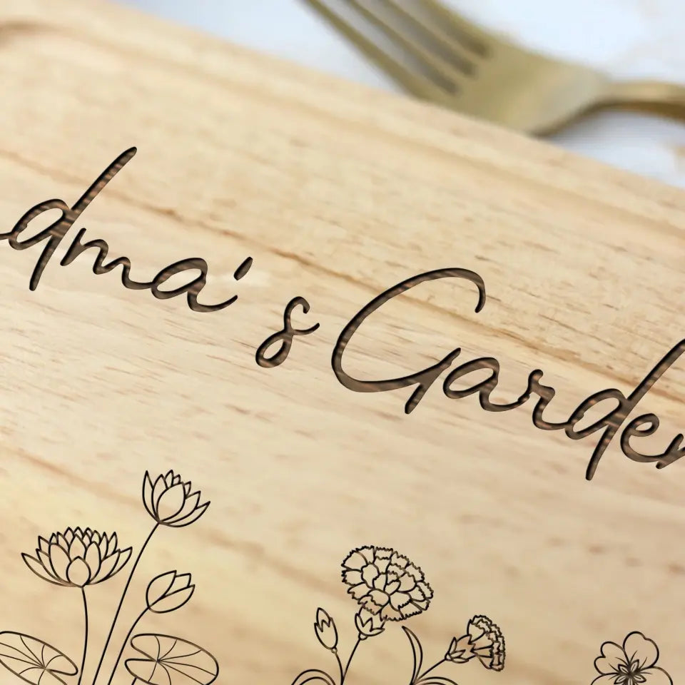 Custom Birth Flower Bamboo Cutting Board Mother's Day Gift
