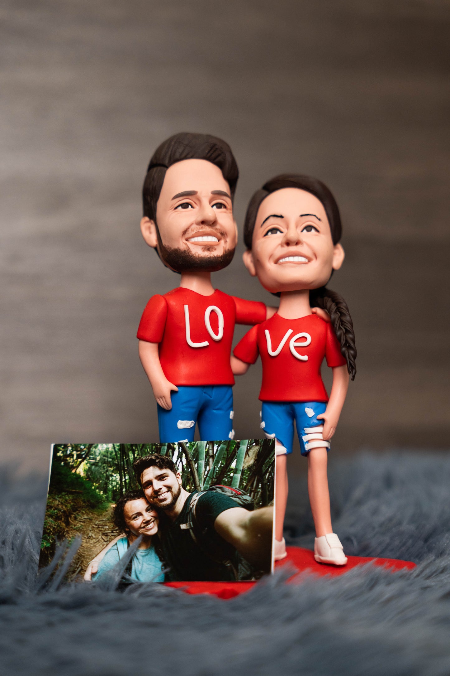 Love Couple Wearing Couple Shirts Custom Bobbleheads With Engraved Text